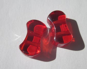 2 zirconium red 15mm approximately (PVZ40) faceted rectangle beads