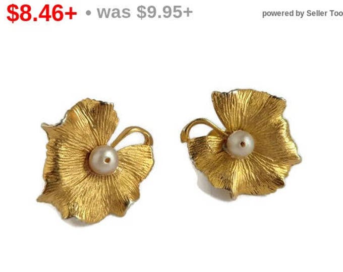 Coro Gold Tone Flower Pearl Earrings, Vintage Floral Screw Back Earrings