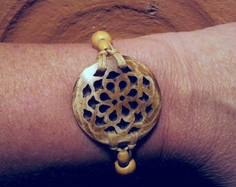 DESERT FLOWER MACRAME BRACELET