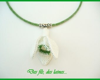 Crochet necklace, crochet snowdrop, crochet flower, crochet jewelry, snowdrop jewelry, snowdrop pendant, flower pendant, fiber art jewelry