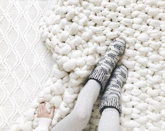 DIY KIT ⨯ Extreme Mega Knit Blanket, Afghan, Throw ⨯ The Corail