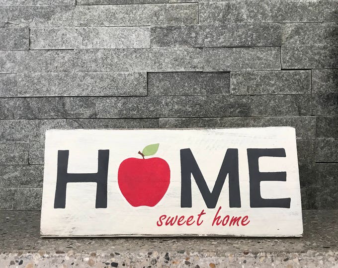 Home Pallet Sign with Apple