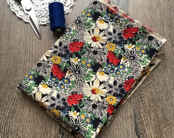 Vintage cotton fabric (2.5 yards) Floral cotton fabric Flower print Dress fabric Quilting fabric Fabric for sewing Beautiful cotton fabric