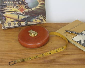 Leather Measuring Tape/Vintage Lufkin Rule Co/American Surveyors Measuring Tape/ (Ref1959F)