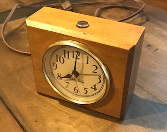 Vintage Seth Thomas Electric Alarm Clock Model No. TAS033 - Wedgewood Clock, Art Deco, 1960s Electric Alarm Clock - MAD MEN ERA