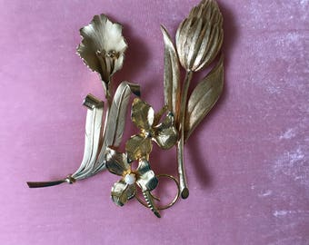 Lot of 3 Vintage Floral Brooches Gold Tone Metal