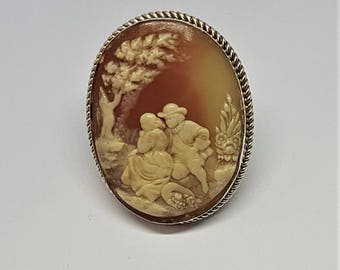Vintage cameo brooch | Etsy