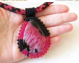15% SALE Beadwork Bead Embroidery Pendant Necklace with Druzy Agate - RED FLOWERING - Stylish necklace - red - black - statement modern neck