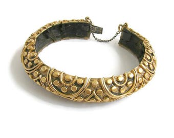 Bijoux ethniques bracelet Vintage gold cuff Bangle bracelet Signed Tortolani Ornate bracelet Statement gold cuff Anniversary jewelry