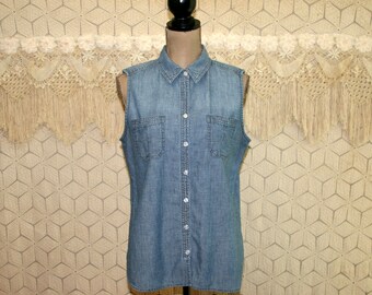 Delicate Button Fit Cut Denim Shirt (15-18Jan $428, 之後批發價$468） main image 1