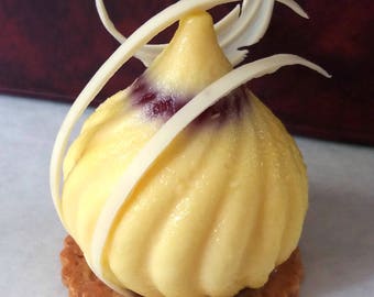 5 pieces kalamata's spirit pastry little dissert like figs