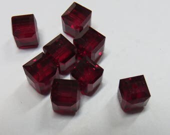 Swarovski 6 mm Siam cube