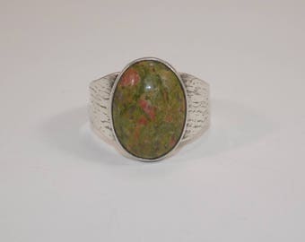 Stunning sterling silver and Zeolite ring size 8 1/4
