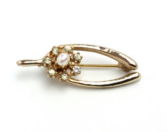 Vintage 1980s Clear Rhinestone, Imitation Pearl and Gold Tone Metal Wishbone Flower Small Brooch Pin