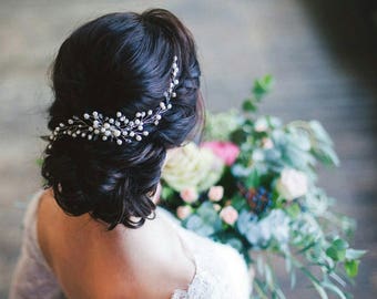 Bridal hair comb Pearl hair comb Wedding Hair Comb Crystal Hair Comb Bridal halo Bridal crown Pearl and crystal hair comb