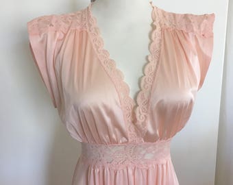Beautiful Vintage Nightgown