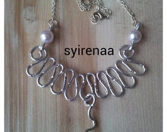 Engraved silver aluminum wire necklace