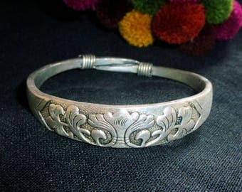 Grand Collier Torque Ethnique Miao (Chine) - Argenté Ciselé - XIXe Ou Avant