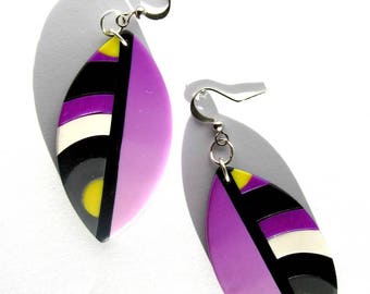 Dangling earrings in polymer clay, pink, grey, purple and yellow form of bullet journal, polymer clay, gradient pattern of circles