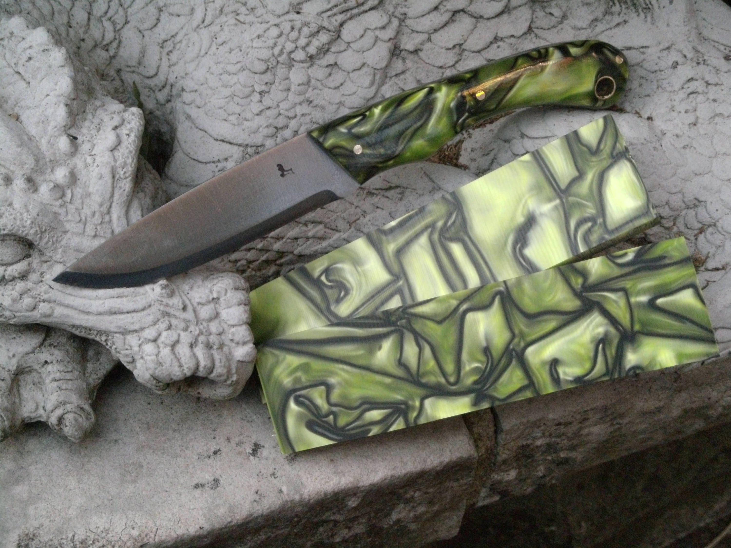 KIRINITE Toxic Green 3/8 1.5x 6 knife handle