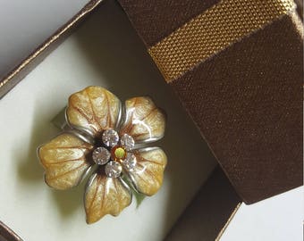 Flower ring . Silver ring. Adjustable ring. Yellow flower ring. Spring flower ring