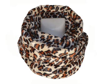 Snood double motif léopard en fausse fourrure