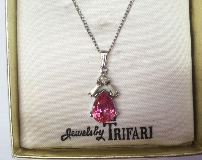 Crown Trifari pendant necklace - pink Rhinestone- vintage - Mid Century - original Box