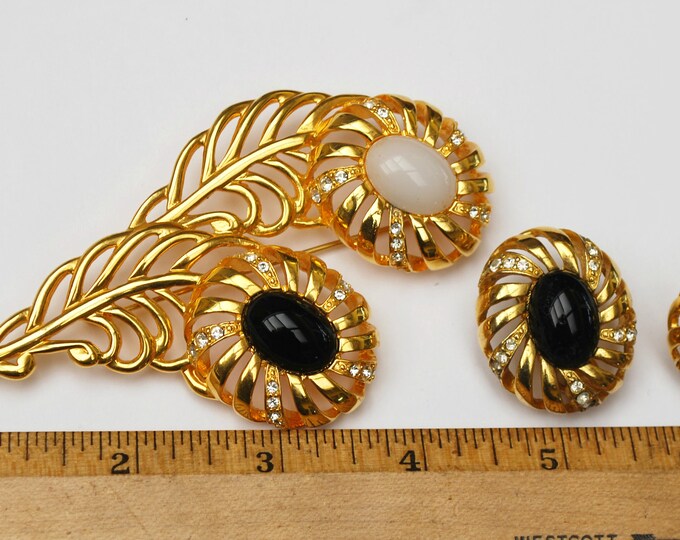 Flower brooch earrings Set - Signed Cindy Adams - Black white glass cabochon - Rhinestone - Yellow gold jewelry set