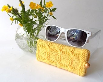 SALE - 50% OFF. Yellow Knit Glasses Case. Reading Glasses Case. Knitted Eyeglasses Holder.