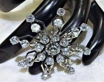 Vintage Star Shaped Clear Rhinestone Brooch
