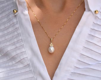Pearl necklace-Freshwater pearl pendant- Yellow Gold-Bridal necklace pearls-Single pearl necklace-Diamond & Pearl-Anniversary gift-For her