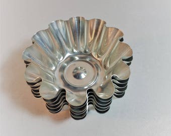 Vintage Set of 6 Tin Jello Tart Desert Molds