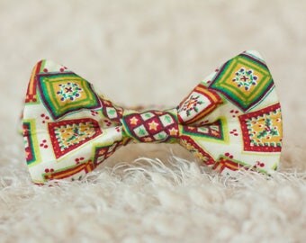 Cream Christmas Bow Tie, Presents Bow Tie, Christmas Bow Tie, Holiday Bow Tie, Boys Bow tie, 2-4 Years Boys Bow Tie, Adjustable Bow Tie
