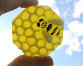 Bee on Honeycombs Mold the Insect Mold Honey Mold honeycombs Mold the Honey Molds Sweet Honey Mold 2d Honeycombs Mold Bee with Honey Mold