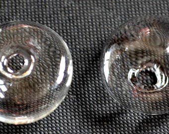 A domed (27 x 15 mm) glass dome to fill