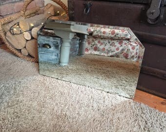Lovely Bevelled mirror frameless mirror with Bevelling around the frame and corners.
