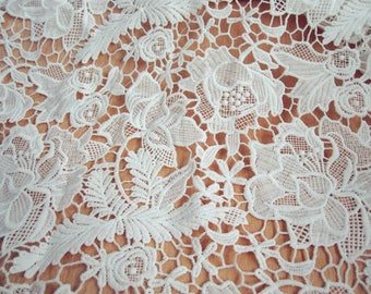 TheFabriqBoutique - White Floral Guipure Lace fabric, Elegant Flower Embroidery, Chemical Lace Fabric, 3D Fabric, Venice Lace