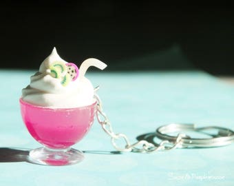 Parfait key holder kiwi. Miniature bowl of punch and whipped cream. Gourmet accessory. Resin & Polymer Pate