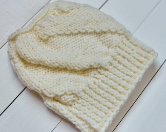 Messy bun beanie Running hat Pony tail hat Top knot beanie Knit bun hat Ivory beanie Bun hat Messy bun hat Top knot hat Knit bun beanie