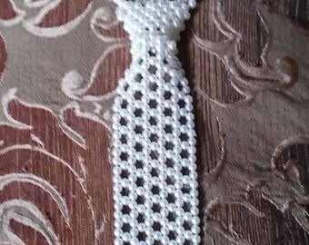 Vintage faux Pearl Necktie Necklace
