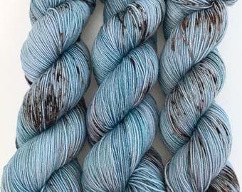 Hand Dyed Yarn Blue Brown Grey Speckled Merino Fingering Yarn Superwash 438yds 100g "Chinook"