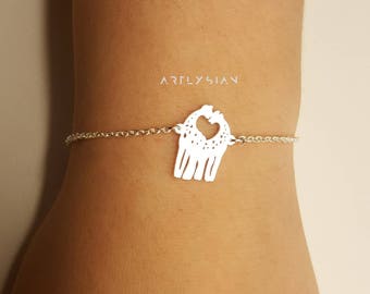 Giraffe Bracelet, Cute giraffe bracelet, bracelet giraffe, tiny giraffe bracelet, silver giraffe bracelet, giraffe charm giraffe accessories