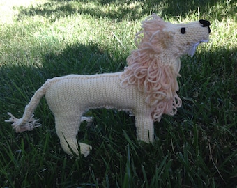 Knitted lion