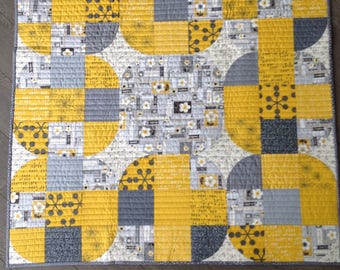 Modern Baby Quilt Yellow Grey Courtepointe moderne bébé
