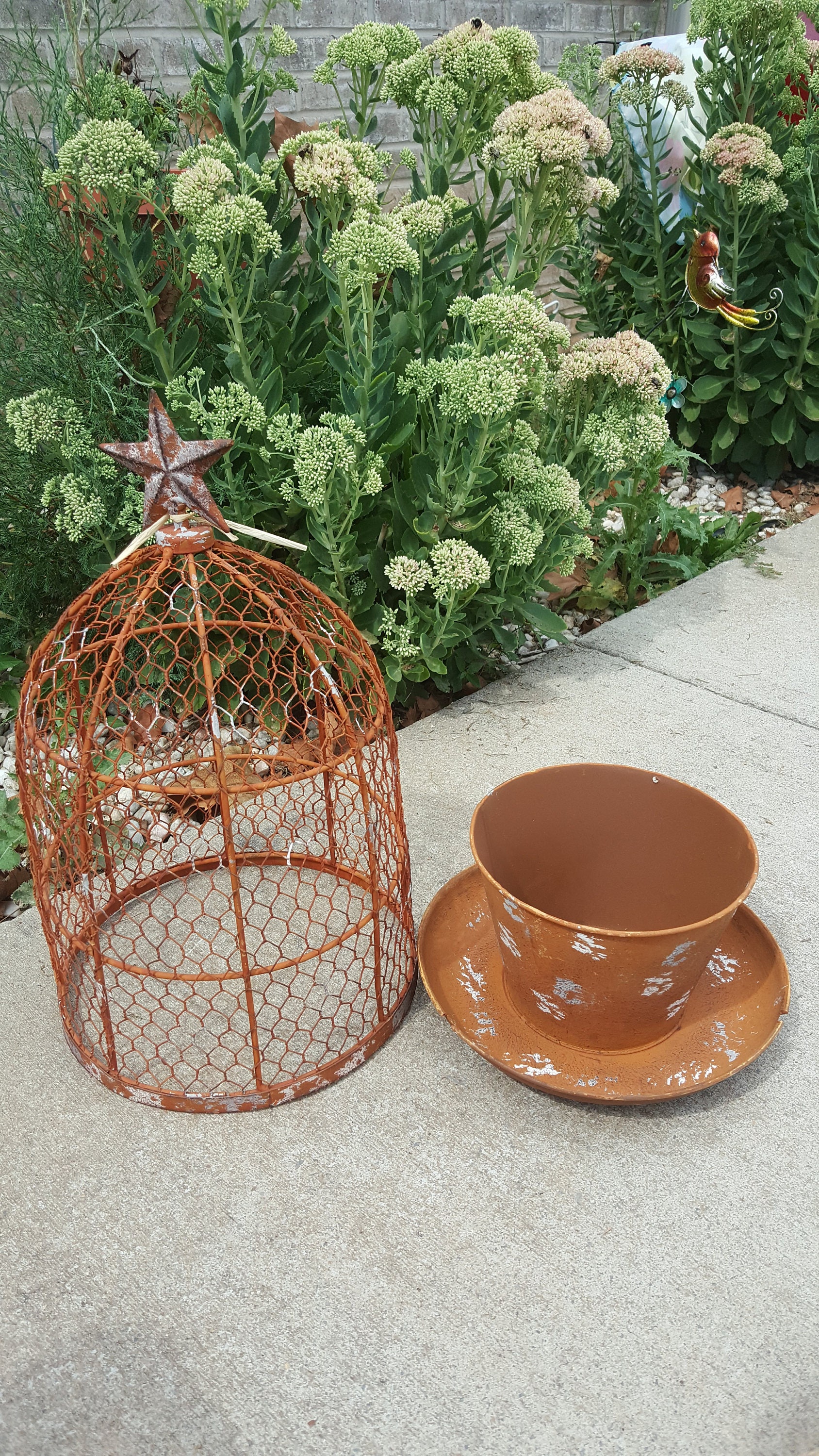 Primitive Rustic Metal Chicken Wire Atrium Planter With Star Primitive Rustic Metal Chicken Wire Atrium Planter With Star