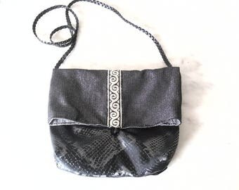 Lamé fabric evening bag.