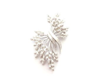FREE DELIVERY! Vintage Crown Trifari 1950s Mid-Century Silvertone Wheat Cluster Brooch.