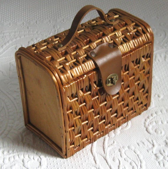 basket purse . 60s basket purse . basket box purse . wood and