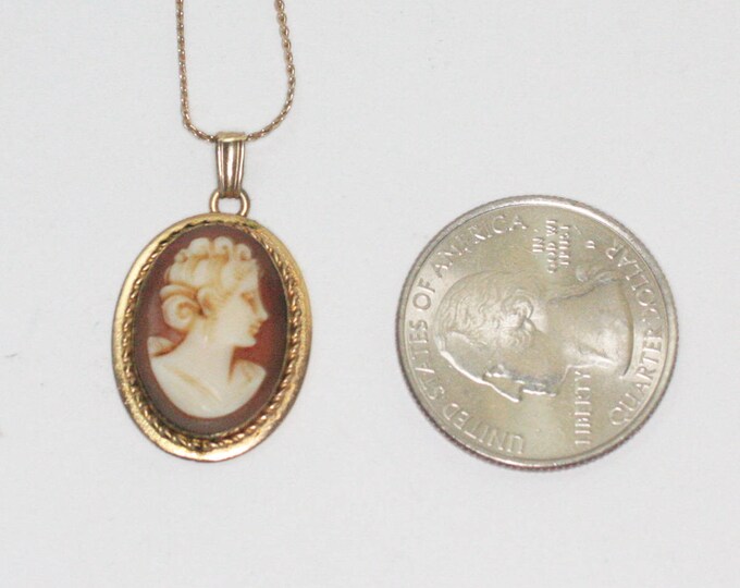 Carved Shell Cameo Pendant Necklace Oval Gold Filled Vintage