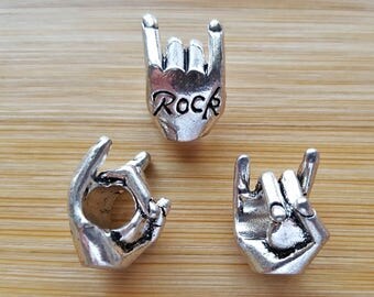 Rock Hand Sign Charms Antique Silver Color Lead and Nickle Free (1)